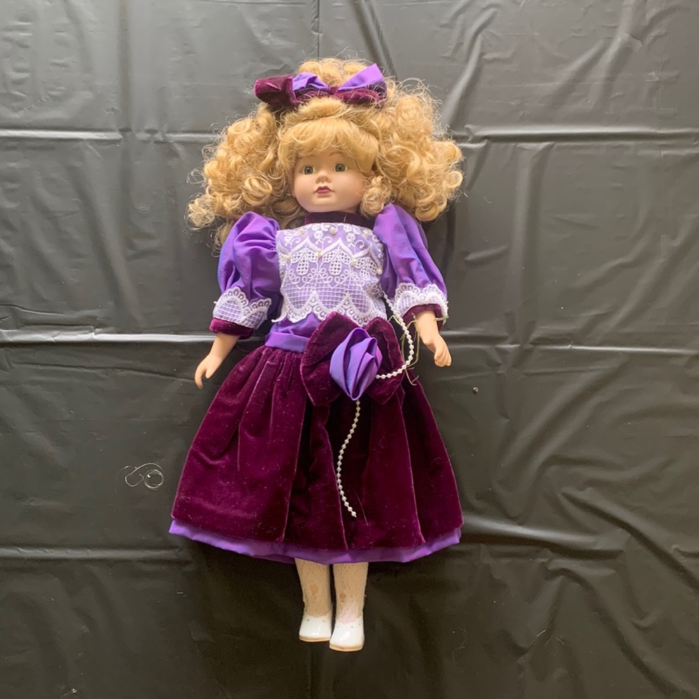 Victorian Rose Collection 1997 Limited Edition Porcelain Doll